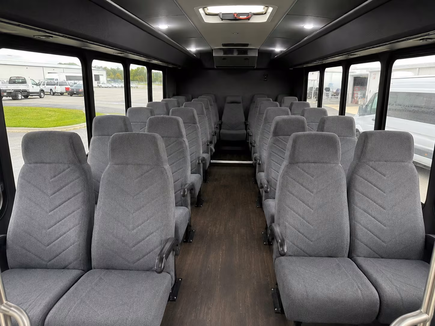 kissimmee minibus rentals from orlando sanford international airport