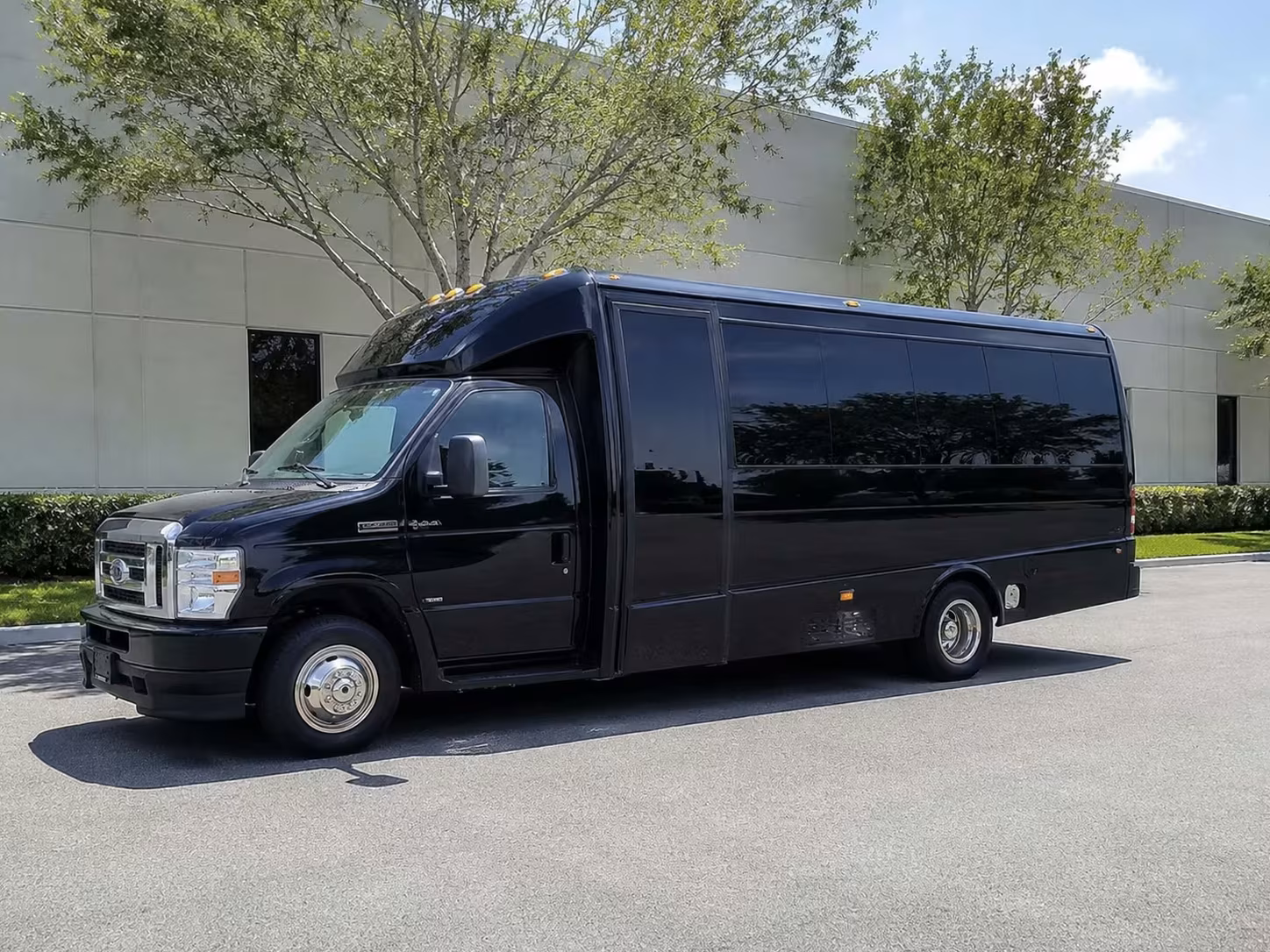 minibus rentals for smaller prom groups in kissimmee florida